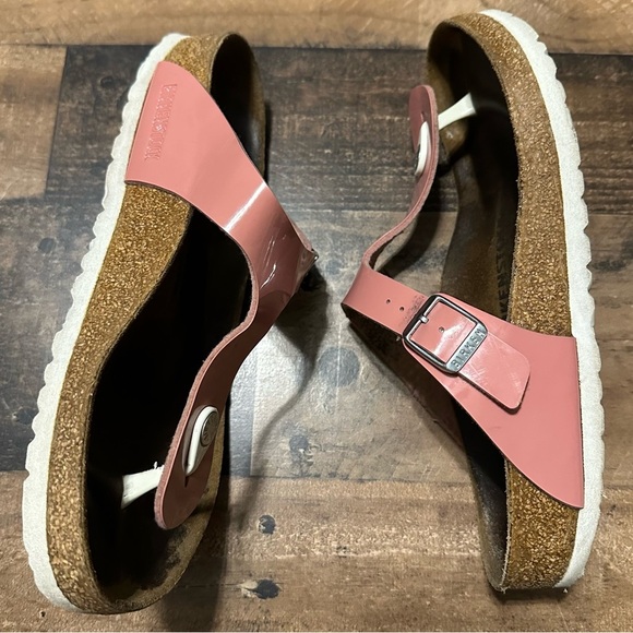 Birkenstock Gizeh Patent Leather Sandals - Picture 5 of 10